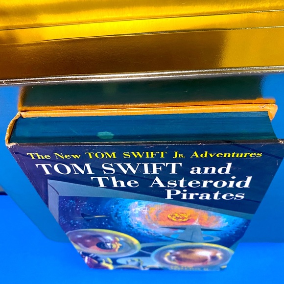 TOM SWIFT AND THE ASTEROID PIRATES VINTAGE 1963 HARDCOVER BOOK VOL 21 178 Pages - Picture 10 of 12